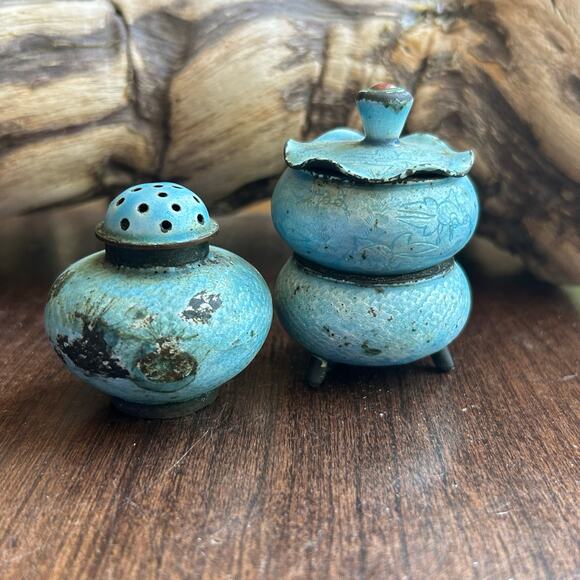 Set of Vintage Chinese Mini Cloisonne Stacked Salt Pepper Shaker Cellars - Picture 1 of 11